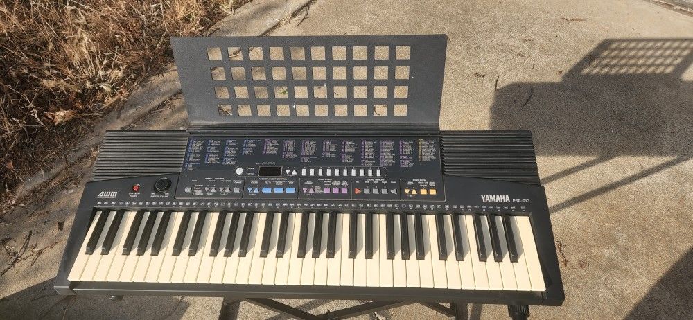 Yamaha PortaTone PSR-210 - Perfect For Beginners for Sale in
