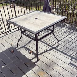 Free Outdoor Table 