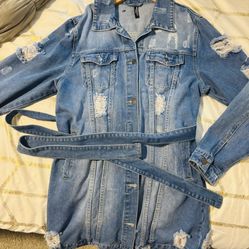 Size Large Women’s Jean Jacket