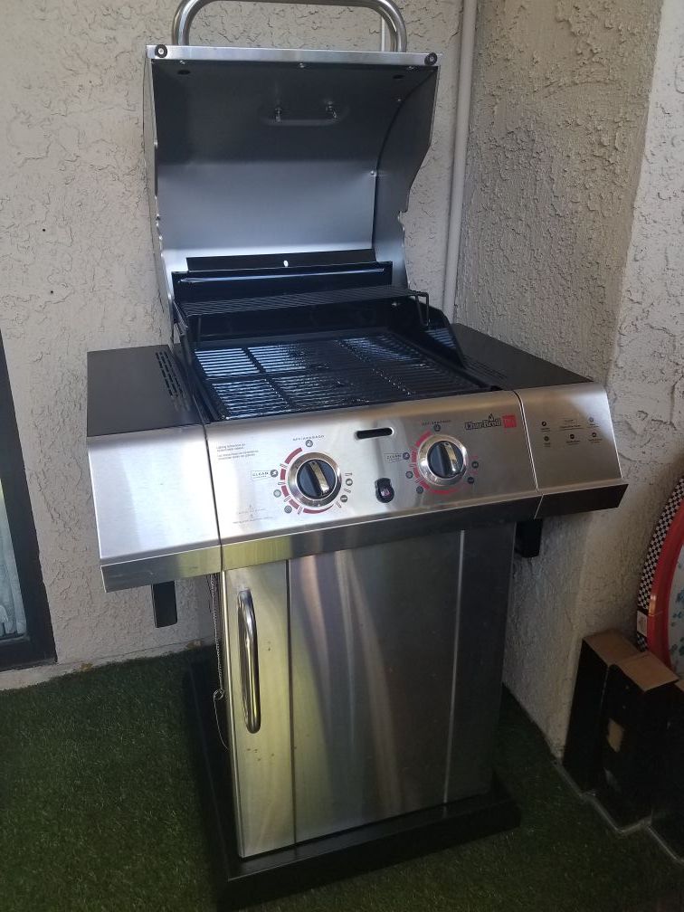 Char Broil 2 burner Tru infrared gas grill t-22d