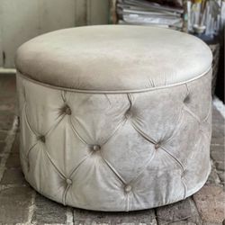 Blush pink velvet storage ottoman tufted by Tainoki Fine Furniture