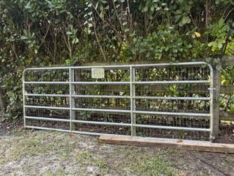12’ Farm Gate With Critter Fencing
