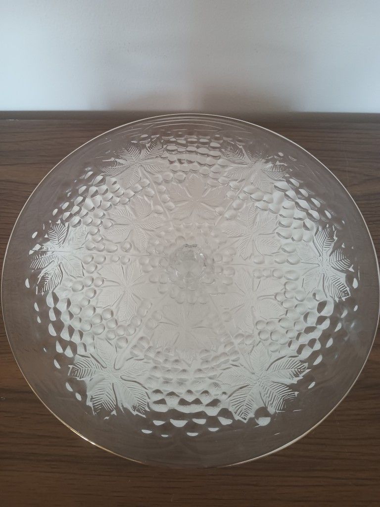 Vintage Maple Leaf Cake Stand With Gold Trim