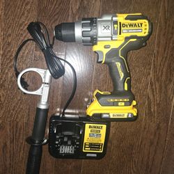 DEWALT DCD998B 20V MAX XR POWER DETECT 1/2 in. Brushless Hammer Drill/Driver  With (1) 2.0Ah Battery And Charger