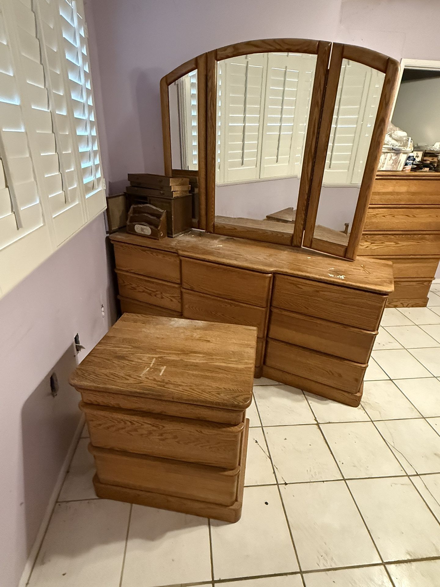 Dresser Set