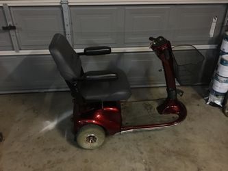 “Golden technology”. Companion ll mobility scoter! Has brand new Batteries put in a week ago.... very clean unit!