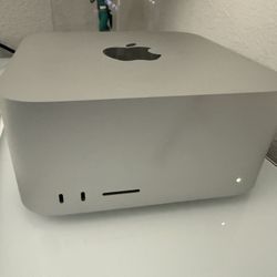 Mac Studio  