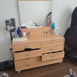 Mirror And Dressing Room 