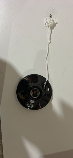 Ceiling light fixture