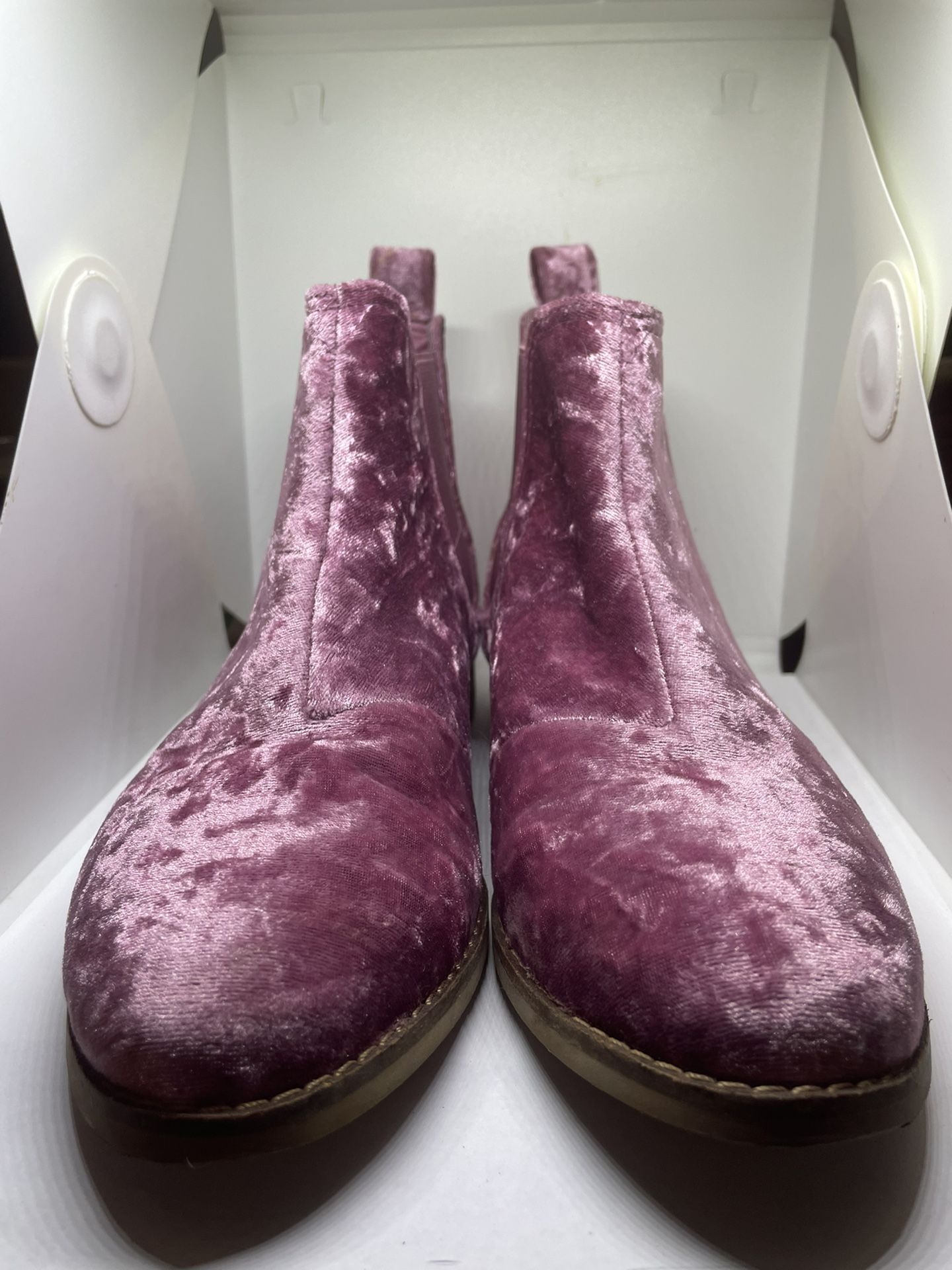 Toms Ella Chelsea Boot pink velvet Size 7.5