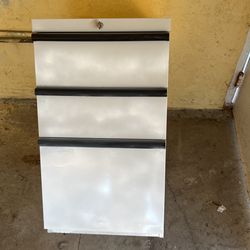 HON   3 Drawer File Cabinet With Key