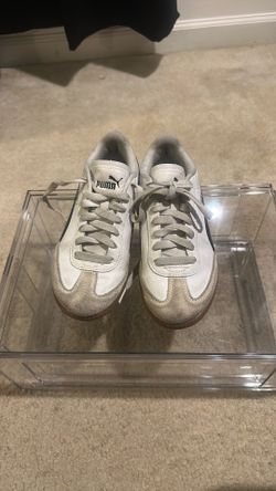 Puma Shoes size 5 white and black