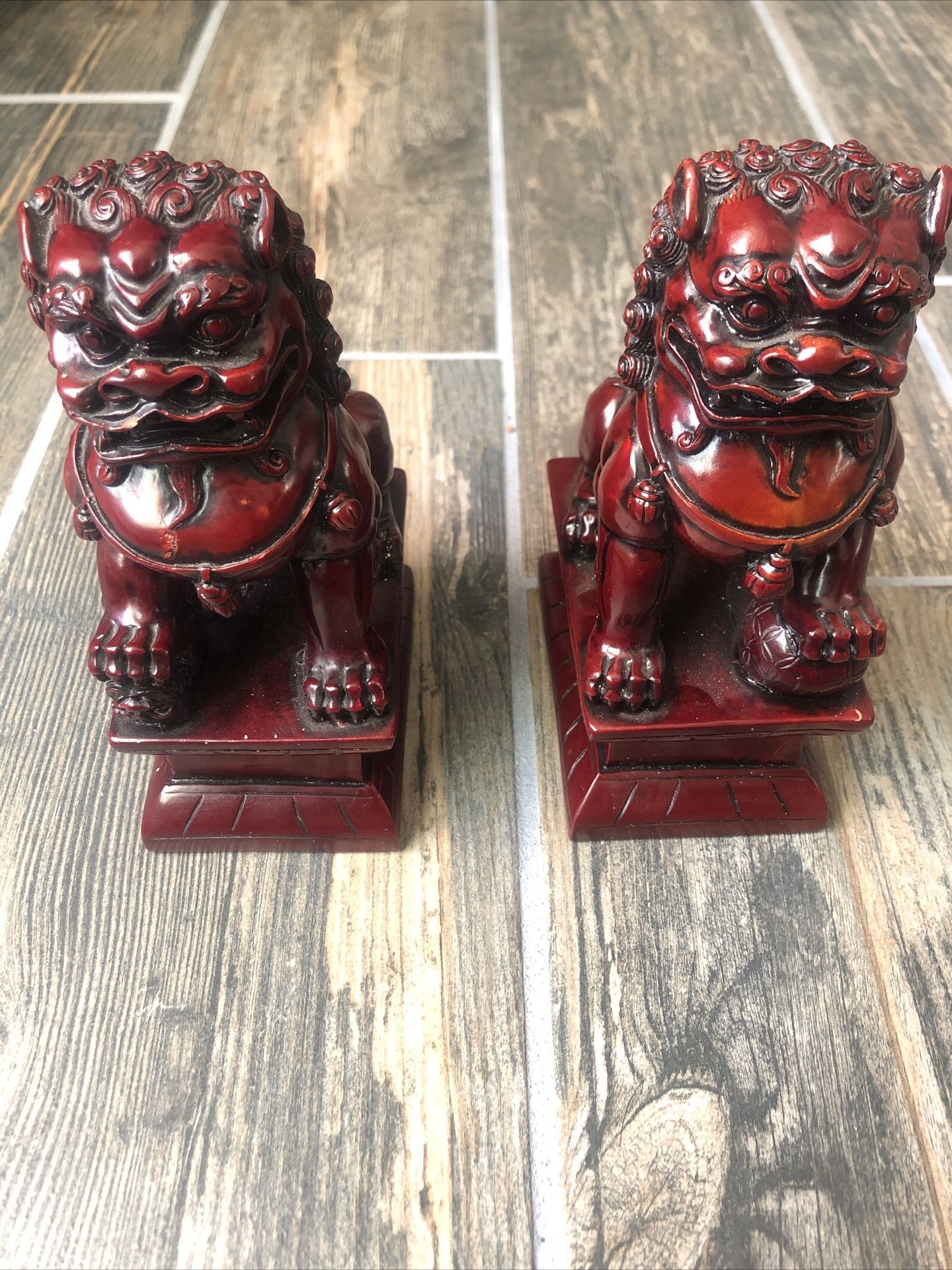 Lot Of 2 Chinese Asian Lions Fu Dogs Resin Figures Bookends- Red 4.5”