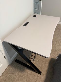 Gaming Desk light grey Top Black Frame