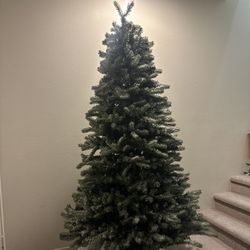 King Of Christmas Queen Flock Tree