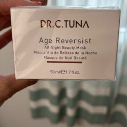 Dr. C Tuna Age Reversist Mask Brand New🥰