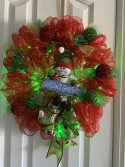 Christmas wreath Decoration w/ multi color lights. (NEW)