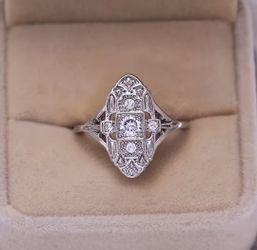 Unique & Nice Vintage Style Silver Tone Ring