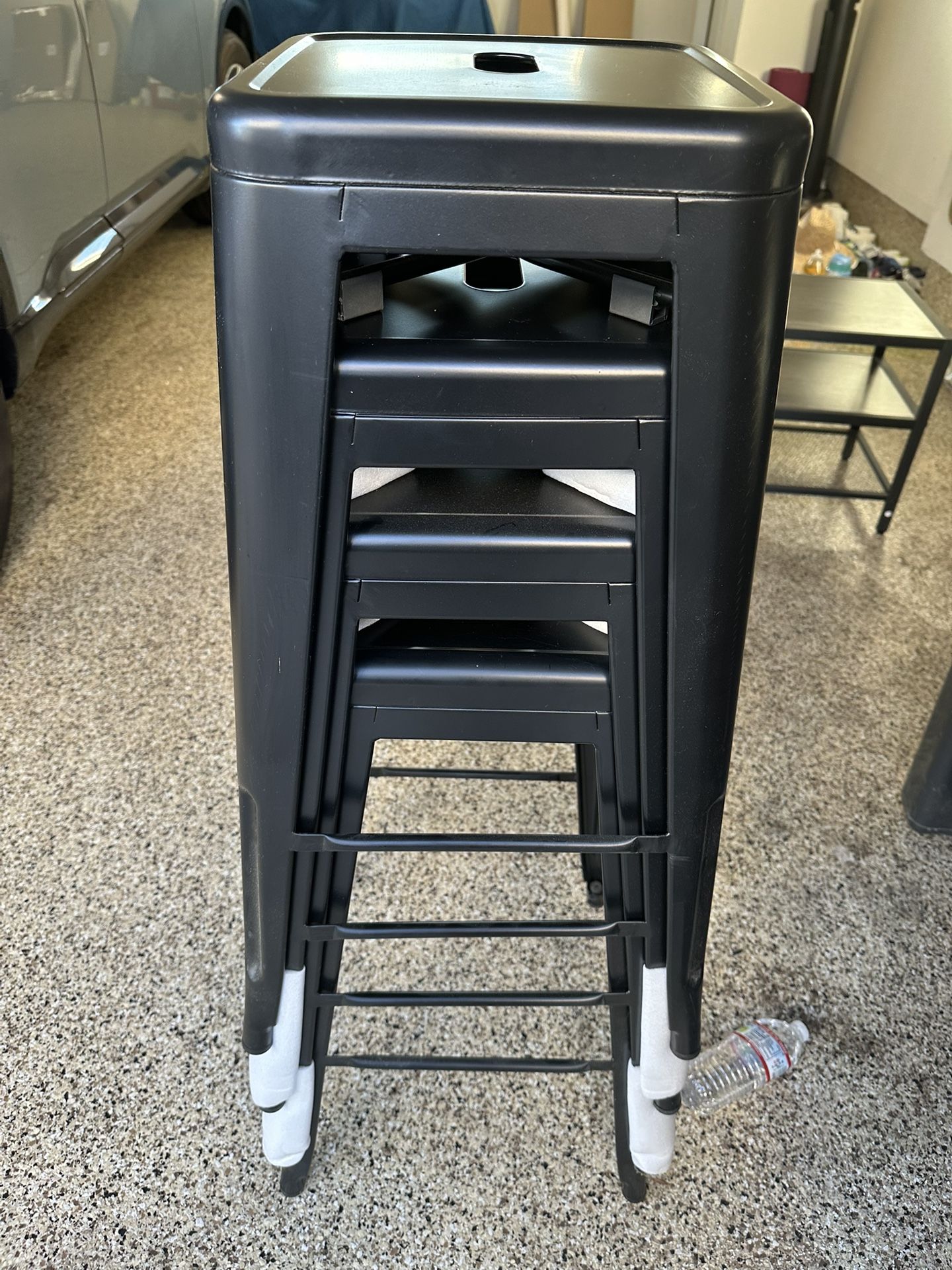 4 30” New Bar Stools With 2 Pads.
