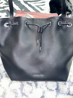 MICHEAL KORS PURSES AND KATE SPADE IN NEW CONDITION