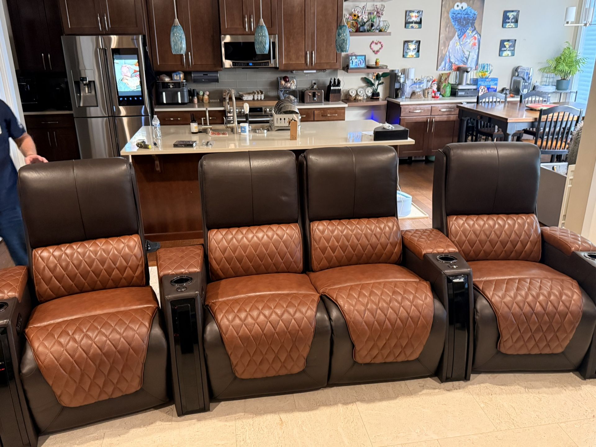 Luxury Leather Power Reclining Entertainment Couch – Excellent Condition!