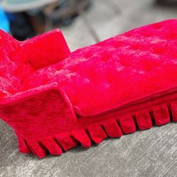 Vintage Red Crushed Velvet Fainting Chair
