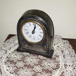 VINTAGE MANTAL SIDE TABLE CLOCK COLLECTABLE DECOR