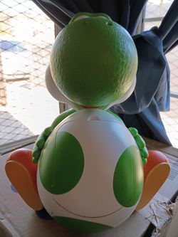 Large Yoshi Nintendo Figure Toy popcorn bucket