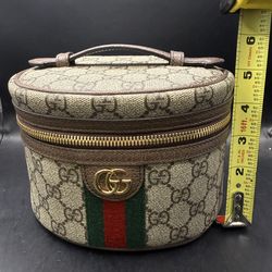 Gucci makeup tote