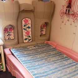 Step 2 Little Tikes Twin Two Tower Rare Princess Castle Bed High Quality Sturdy Interlocking AMAZING GIFT!
