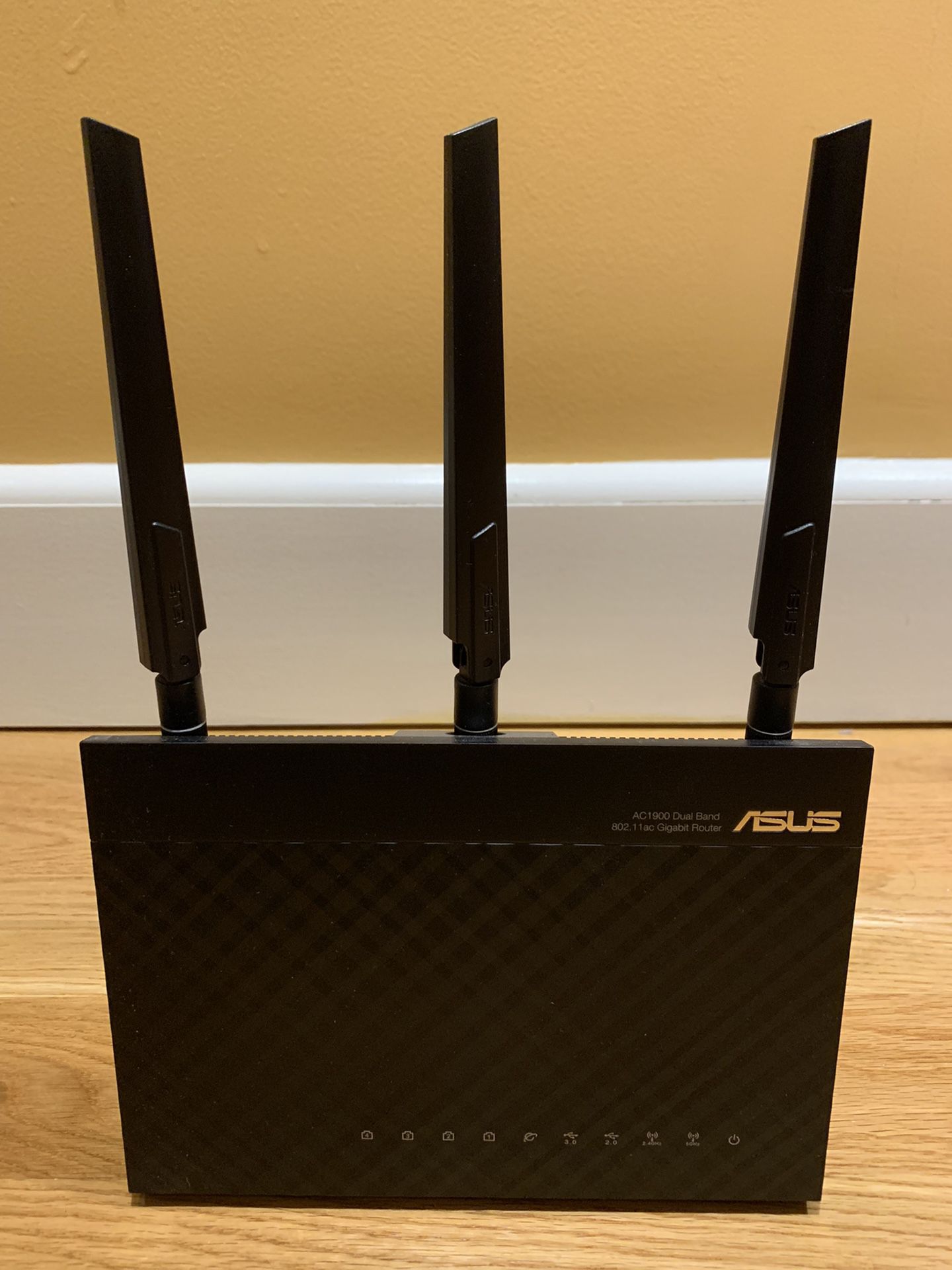 ASUS AC1900 Wi-Fi Router (RT-AC67P) - Dual Band Wireless Internet Router