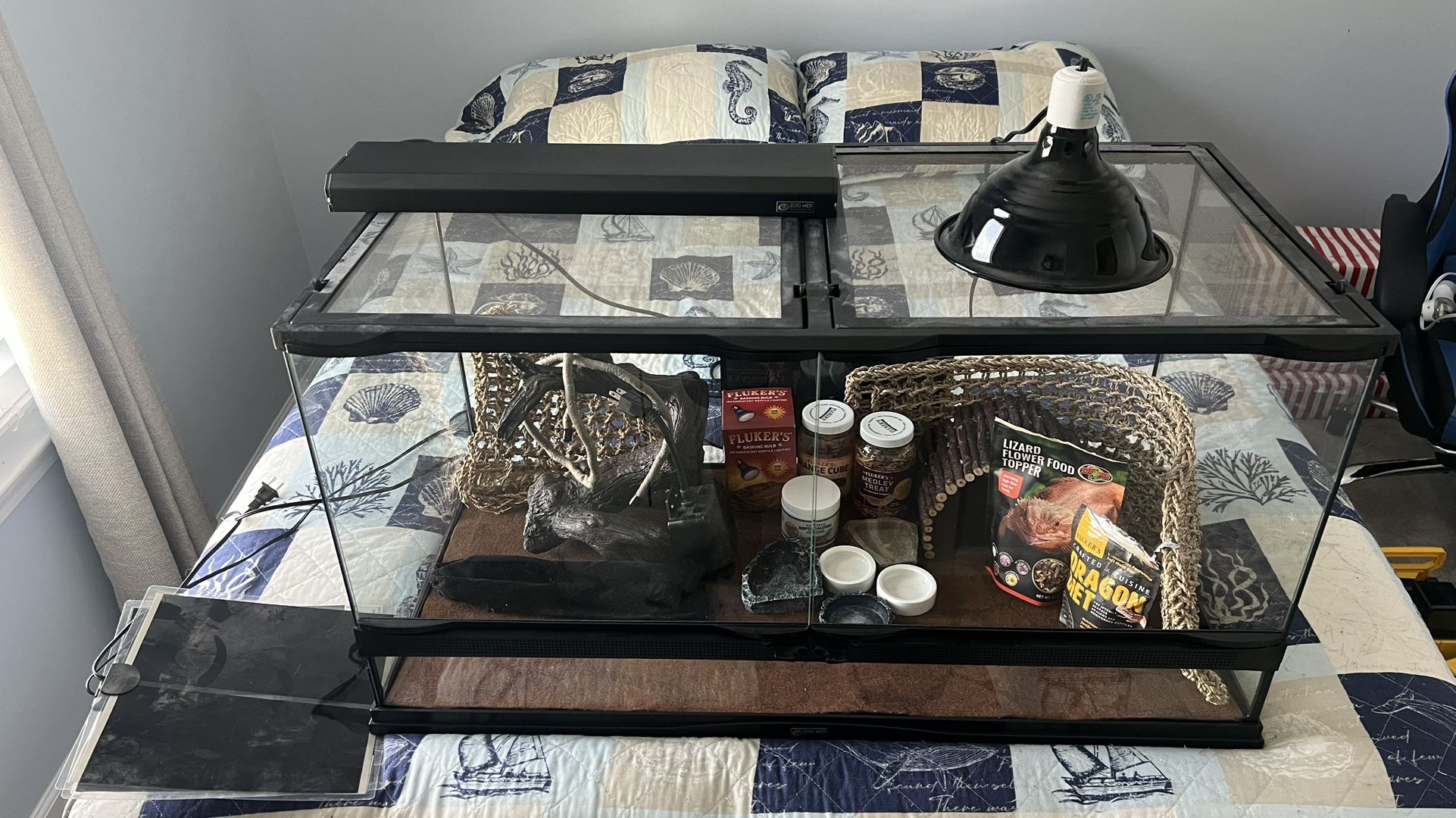 Reptile Habitat 40 Gallon Tank