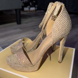MICHAEL KORS GOLD HEELS! W5.5