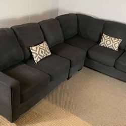 Ashley Classic Sectional + DELIVERY 🚛