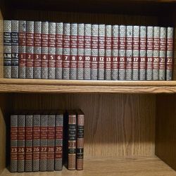 Vintage funk and wagnalls new encyclopedia 1983