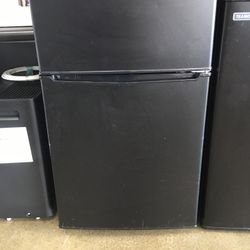  Galanz Mini Fridge/Freezer