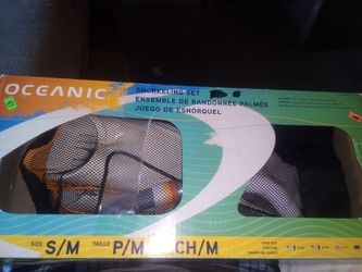 New in box Oceanic Snorkeling Set size S/M