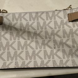 Michael Kors Fanny Pack 