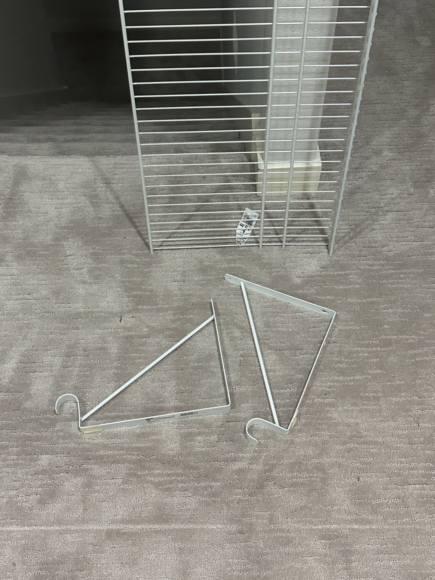 like new 6 ft wire closetmaid shelf wifh brackets