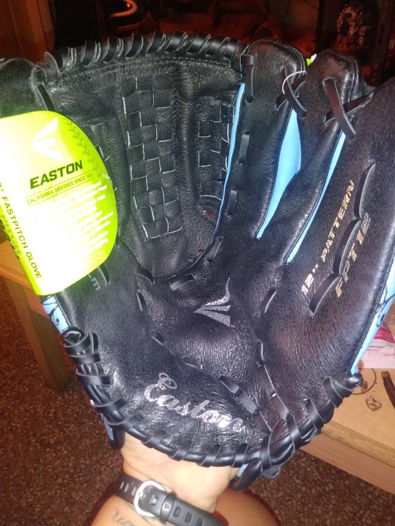 Easton fast pitch 12'' softball right-hand throw glove