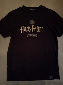 Like New Harry Potter London Wizarding World Size Adult Medium Embroidered Heavyweight T-shirt