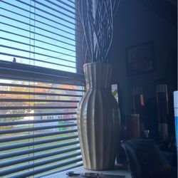 Very nice vase and good condition