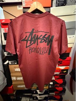 BRAND NEW Stussy Chapter Tee Honolulu Burgundy Wine colorway SIZE MEDIUM. 100% AUTHENTIC, please see tagged pictures. Very rare and unique colorway! T