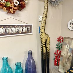 Very Tall Adorable Giraffe! 74”