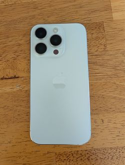 iPhone 15 pro + xlevel silicone case in EXCELLENT condition!