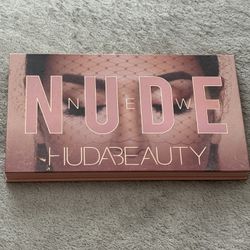 huda beauty eyeshadow palette