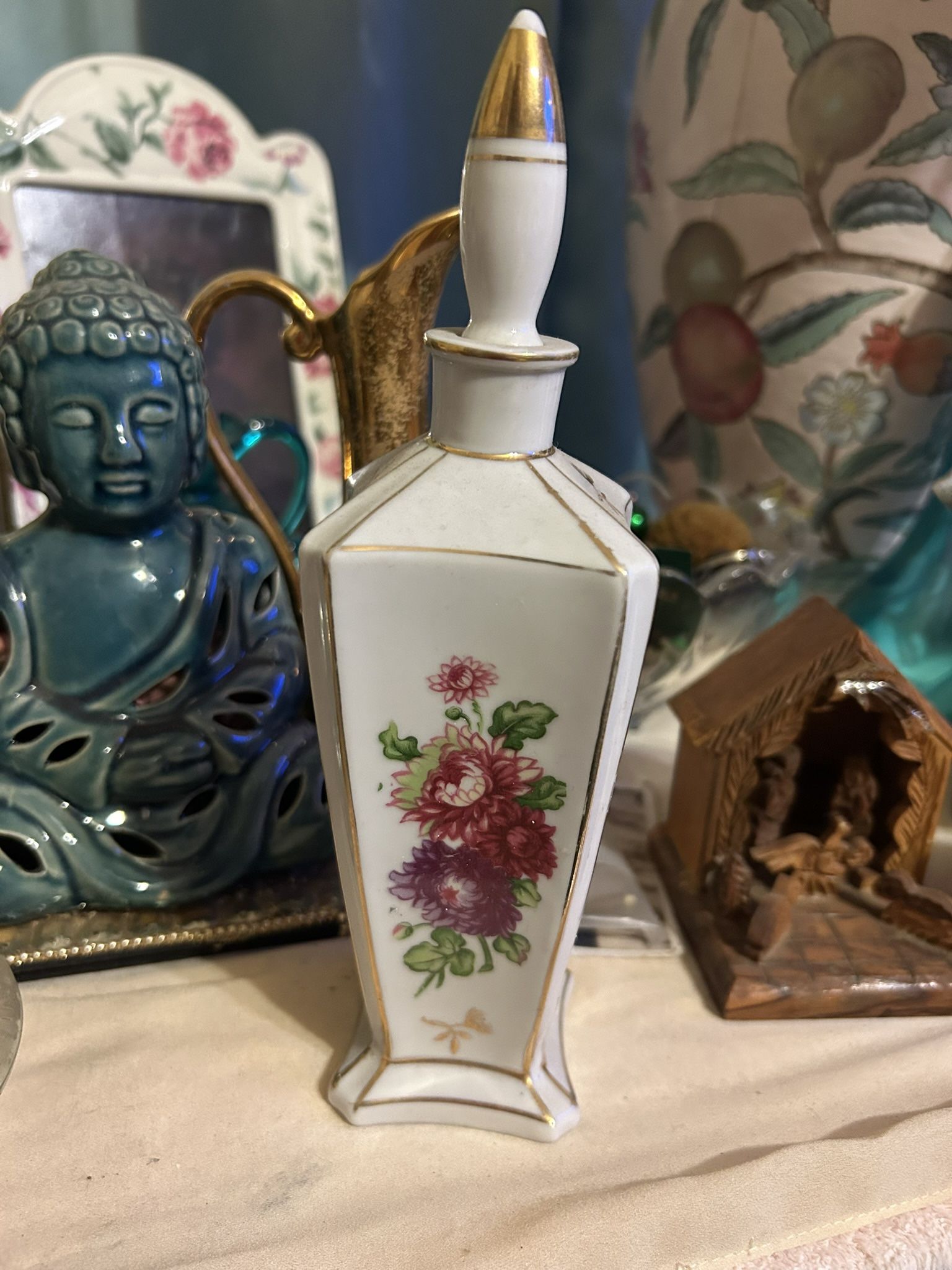 Beautiful vintage Perfume Bottle
