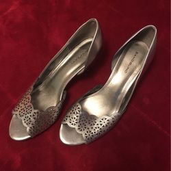 Women’s Size 10M Banolino