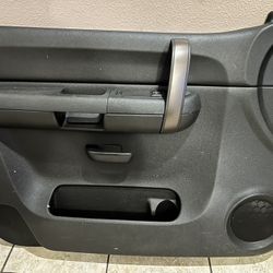 2007 silverado door panel deals
