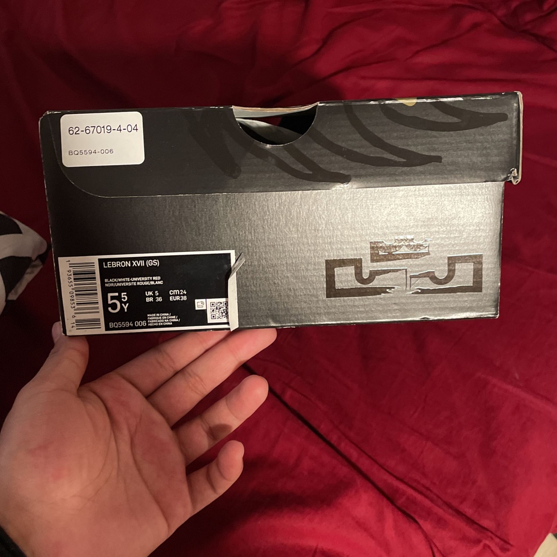 Lebron XVII GS Basketball Shoes “bred”